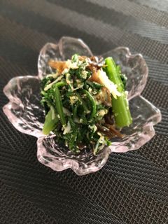 低FODMAP 春菊とホタテの辛子和え-レシピのメイン写真