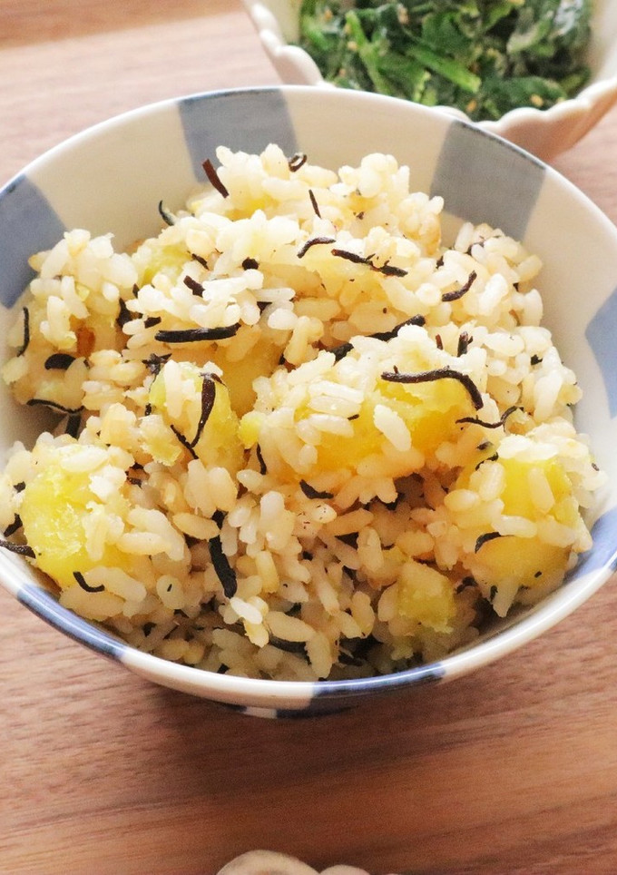 さつまいもとひじきの炊き込みご飯-レシピのメイン写真