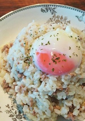 豚ひき肉と温泉卵のチーズリゾット-レシピのメイン写真