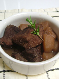 りんごと豚肉の赤ワイン煮-レシピのメイン写真