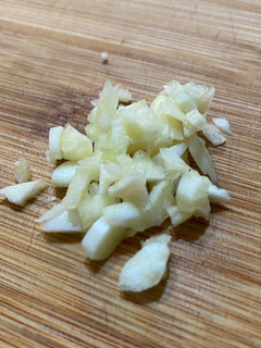 【みじん切り用】簡単にんにくの皮の剥き方-レシピのメイン写真