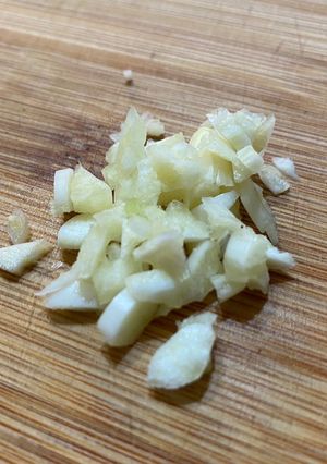 【みじん切り用】簡単にんにくの皮の剥き方-レシピのメイン写真
