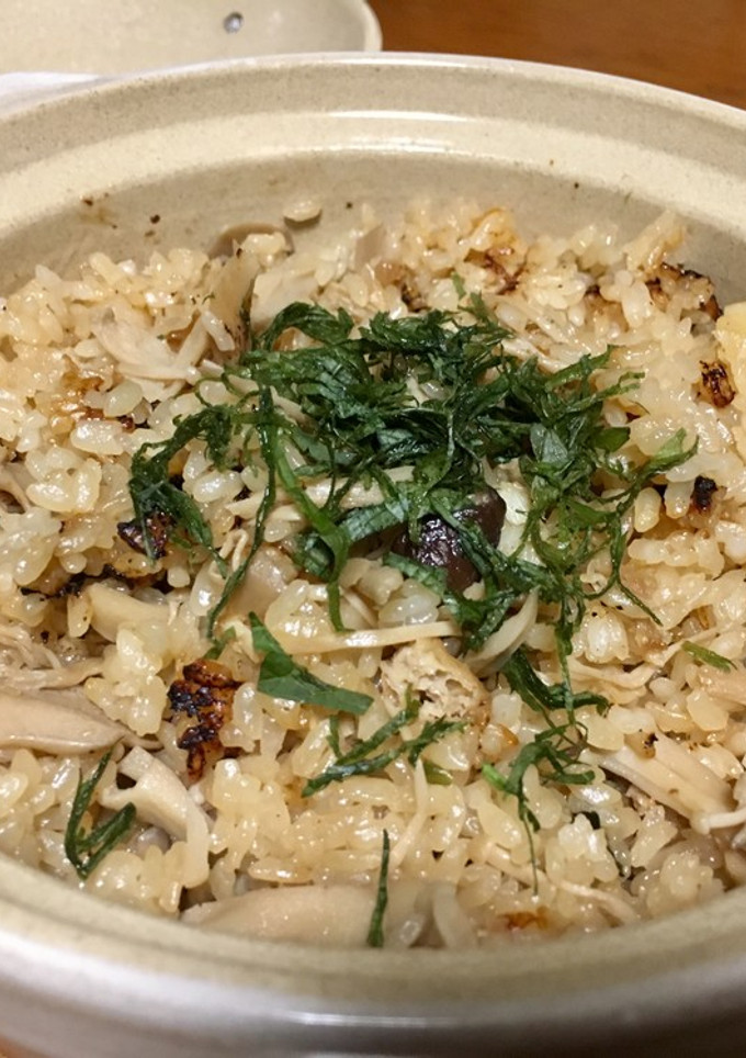 土鍋で炊く！帆立ときのこの炊き込みご飯-レシピのメイン写真
