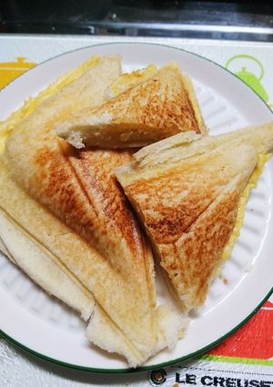 スクランブルエッグのホットサンド-レシピのメイン写真