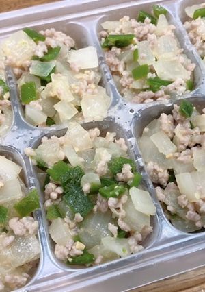 離乳食後期〜ピーマンと玉ねぎの肉味噌炒め-レシピのメイン写真