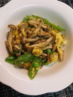 しめじとスナップえんどう玉子炒め-レシピのメイン写真