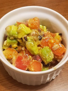 アボカドとトマトと雑穀のサラダ-レシピのメイン写真