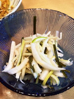 レモン香る大根の皮と貝柱缶の塩もみサラダ-レシピのメイン写真
