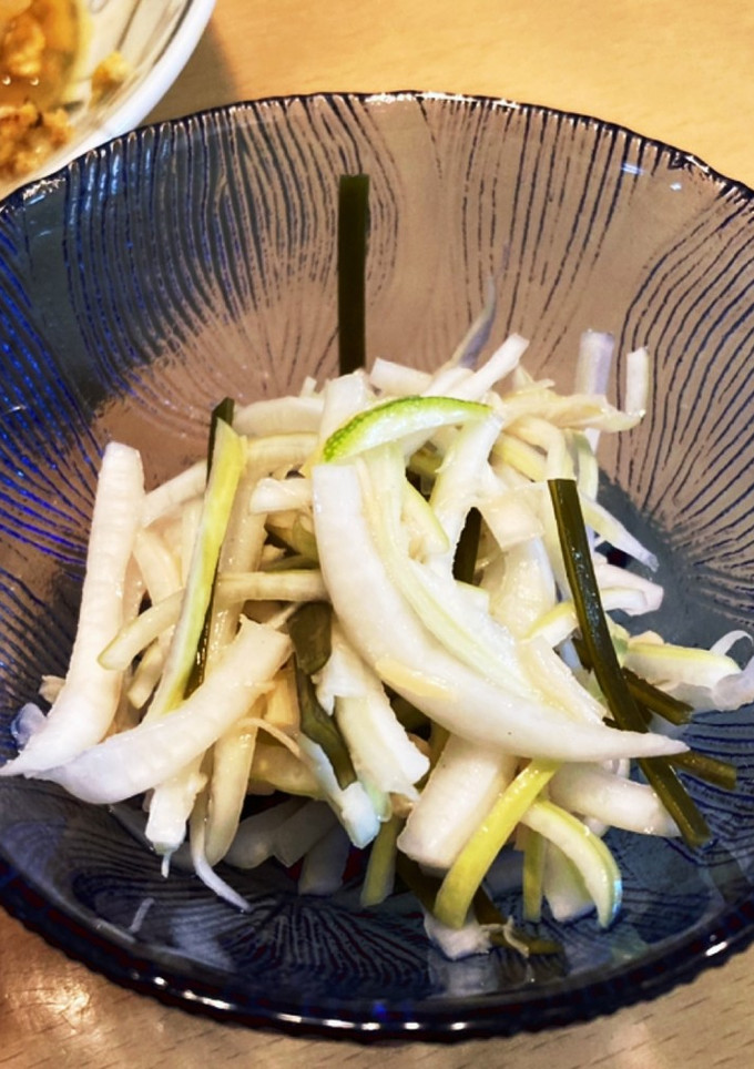 レモン香る大根の皮と貝柱缶の塩もみサラダ-レシピのメイン写真