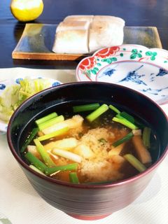 簡単♡お揚げと細ねぎのお味噌汁-レシピのメイン写真