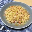 トマトとハムの残り物パスタ