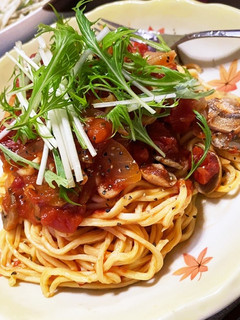 簡単!キノコとトマトの水菜添え生パスタ♪-レシピのメイン写真