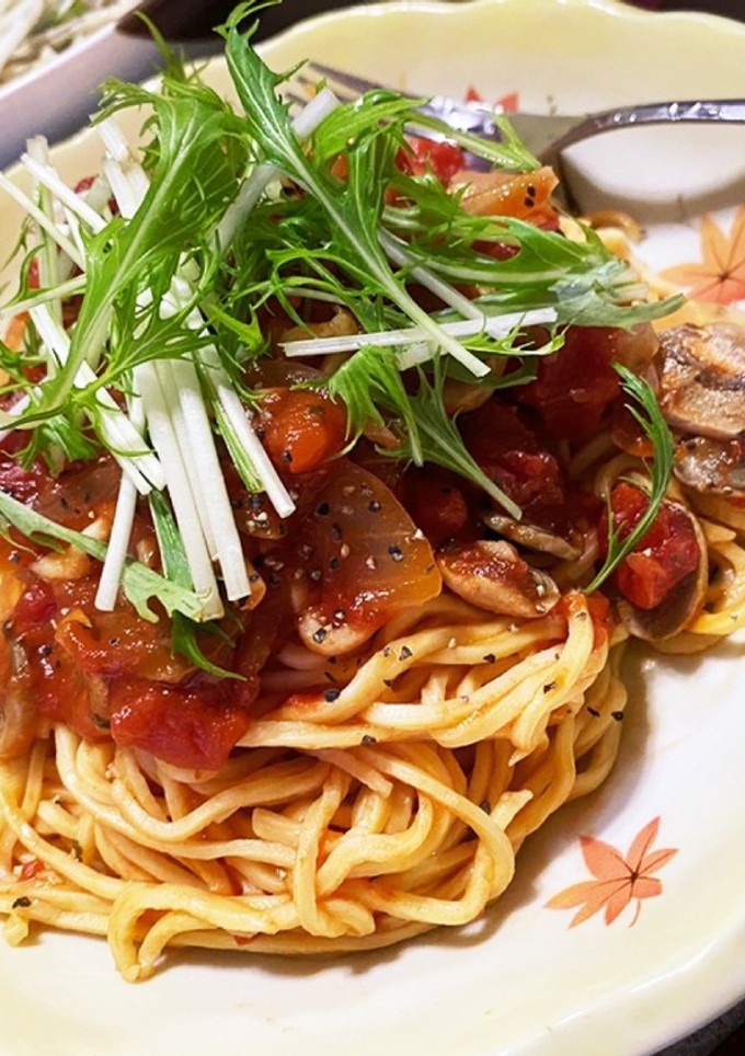 簡単！キノコとトマトの水菜添え生パスタ♪-レシピのメイン写真