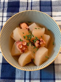 大根とタコの桜色煮-レシピのメイン写真