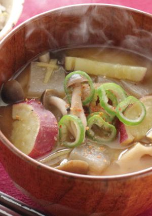 噛む・噛む♪ゴロッと根菜のおみそ汁-レシピのメイン写真