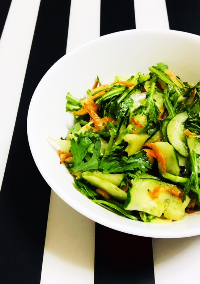春菊を生で 生野菜と干し海老の簡単和え-レシピのメイン写真