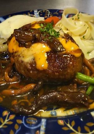 ポルチーニとマデラソースのハンバーグ-レシピのメイン写真