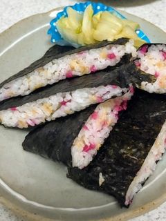 天かすと紅生姜のにぎらーず-レシピのメイン写真