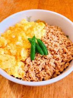 とろみあんかけ卵の鶏そぼろ丼-レシピのメイン写真