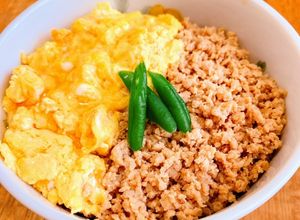 とろみあんかけ卵の鶏そぼろ丼-レシピのメイン写真