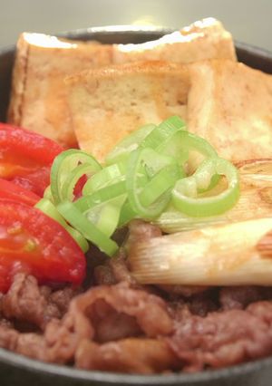 タバスコ好き好きすき焼きトマト丼-レシピのメイン写真