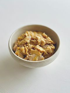 鶏もも肉と長ネギの、つゆだく親子丼。-レシピのメイン写真