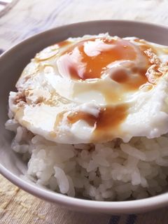 超簡単!ずぼらの美味しい目玉焼き丼♪-レシピのメイン写真