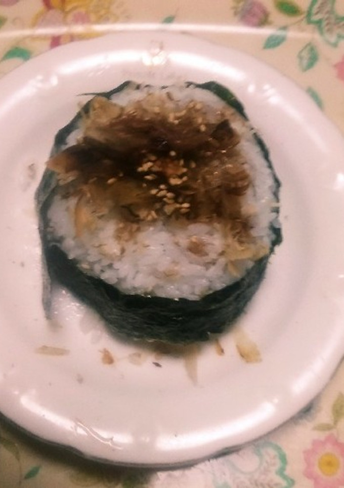 鰹節と梅干しの海苔巻きおむすび-レシピのメイン写真