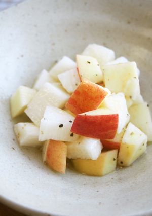 りんご・長芋のオリーブ油和え♪シャキツル-レシピのメイン写真
