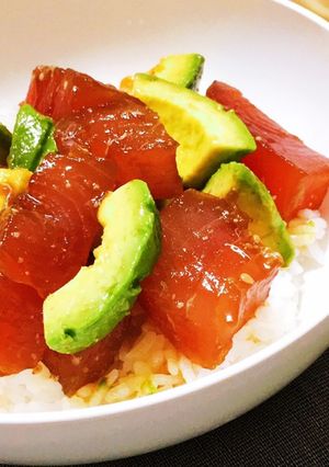忙しい日に〜アボカドとマグロの漬け丼〜-レシピのメイン写真