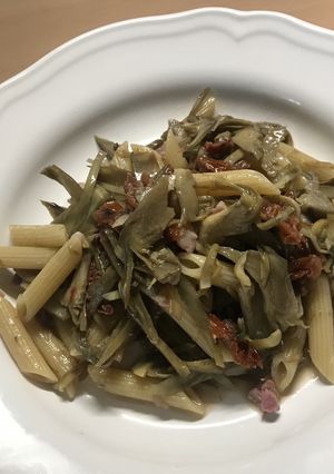 カルチョーフィとドライトマトのパスタ-レシピのメイン写真