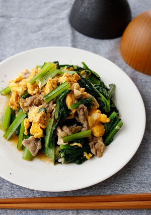 お手軽♫『小松菜と卵と豚肉の醤油炒め』-レシピのメイン写真