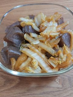 白菜とちぎり蒟蒻の甘辛炒め。簡単!-レシピのメイン写真