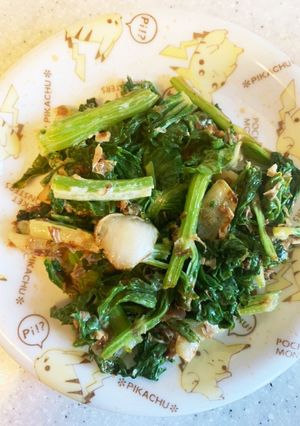 【減塩】セロリの葉で☆おかかマヨ炒め-レシピのメイン写真