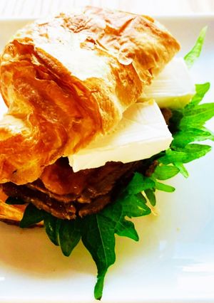 梅紫蘇焼豚クリームチーズサンド♪-レシピのメイン写真