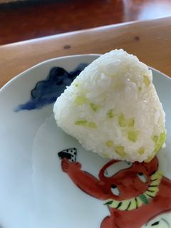 セロリのお結び(寿司飯で)-レシピのメイン写真