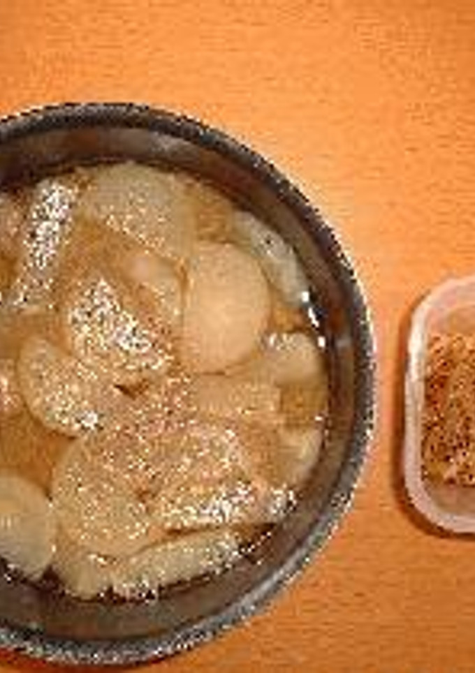 皮も葉っぱも捨てないぞ！「大根とツナの煮物スープ仕立て」と「大根の皮のキンピラ」-レシピのメイン写真