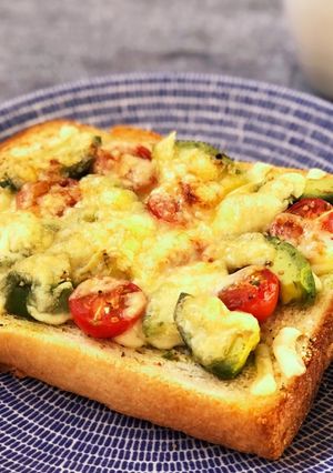 アボカド＆トマト＆チーズトースト-レシピのメイン写真