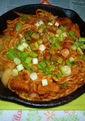 たっぷり野菜のアラビアータ風焼きうどん-レシピのメイン写真