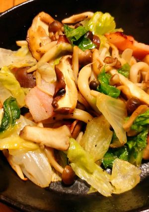 きのことベーコンとレタスのバター焼き-レシピのメイン写真