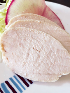 ズボラな私の鶏ハム☆薄味しっとり-レシピのメイン写真