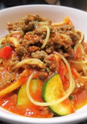 サルシッチャ、しめじ、ズッキーニのパスタ-レシピのメイン写真