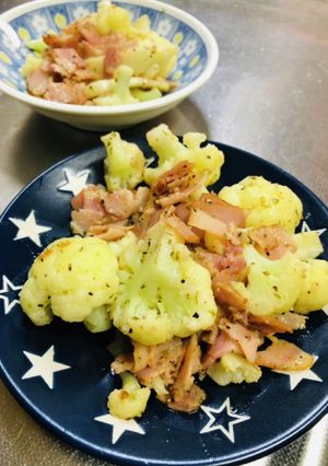カリフラワーとベーコンのバター炒め-レシピのメイン写真