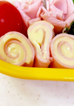 レンチン！ハムとチーズのくるくる巻き-レシピのメイン写真