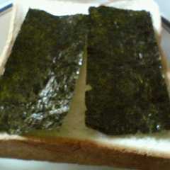 รูปของ 食パンに・・・のり？！