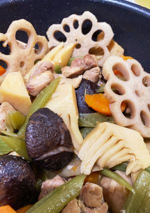 ストウブで筑前煮　-あごだしつゆ--レシピのメイン写真