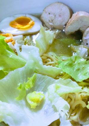 レタスがメイン！鶏ハム+で塩ラーメン-レシピのメイン写真