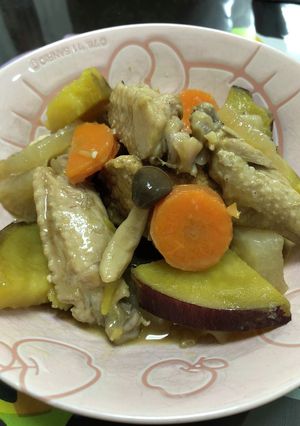 サツマイモや季節の野菜と手羽中の煮物♫-レシピのメイン写真