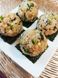 ★大人のオリーブわさびおにぎり★-レシピのメイン写真