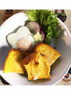 ☆花型セルクルで星の目玉焼き(笑)-レシピのメイン写真